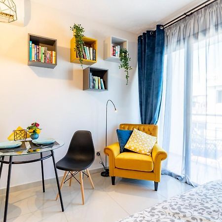 Light House - Seafront Cosy Studio With Library Paphos 外观 照片