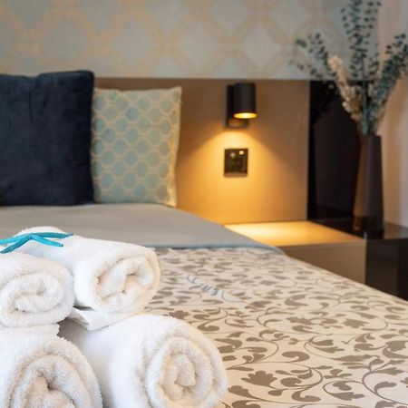 Light House - Seafront Cosy Studio With Library Paphos 外观 照片
