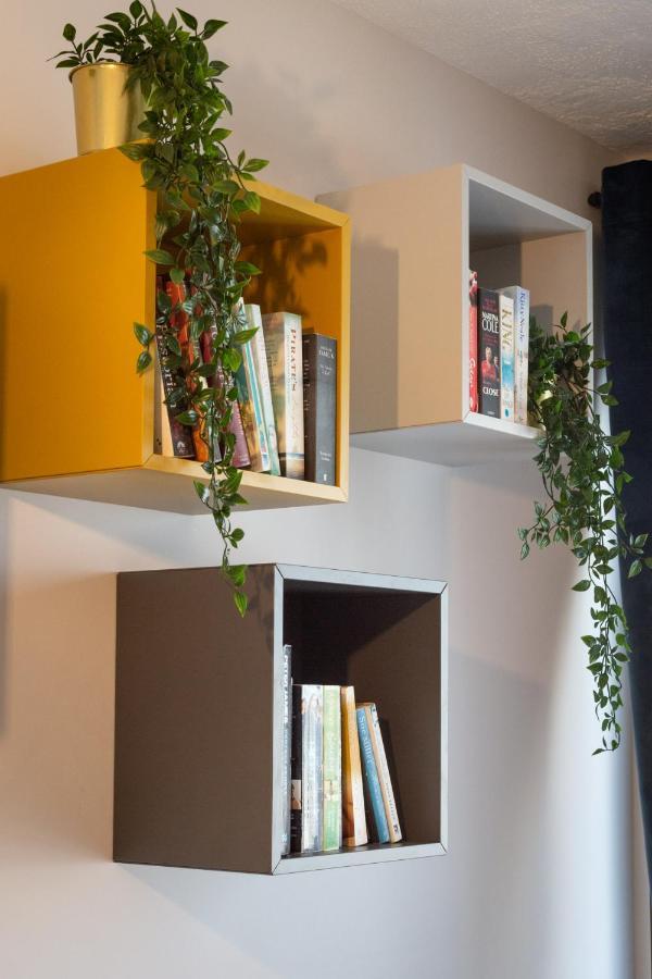 Light House - Seafront Cosy Studio With Library Paphos 外观 照片