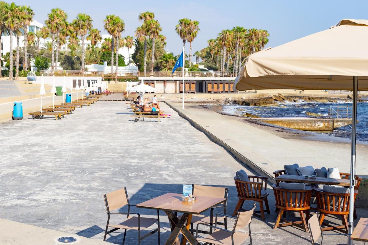 Light House - Seafront Cosy Studio With Library Paphos 外观 照片